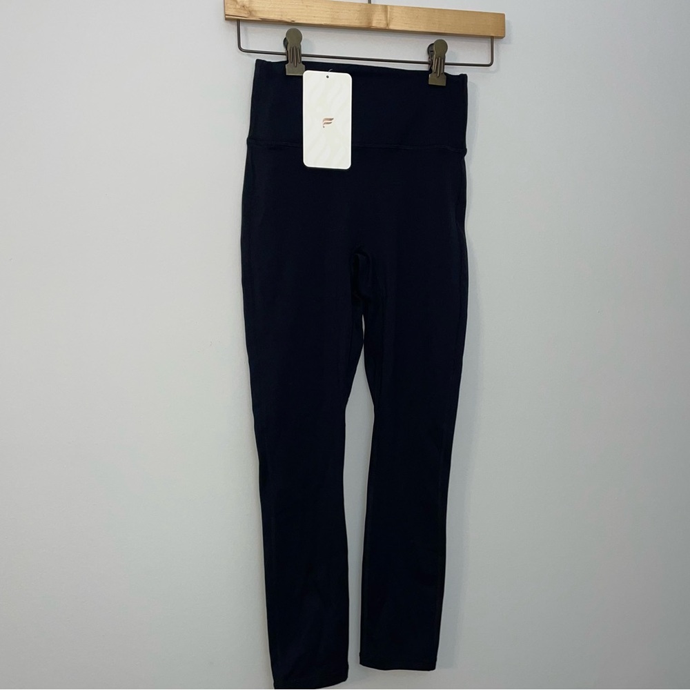 Fabletics Leggings XS/4 Black Trinity High-Waisted Capri Pockets Motion 365 NWT